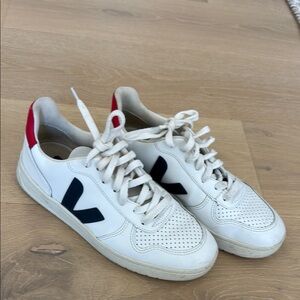 Veja women’s White and Red Sneakers